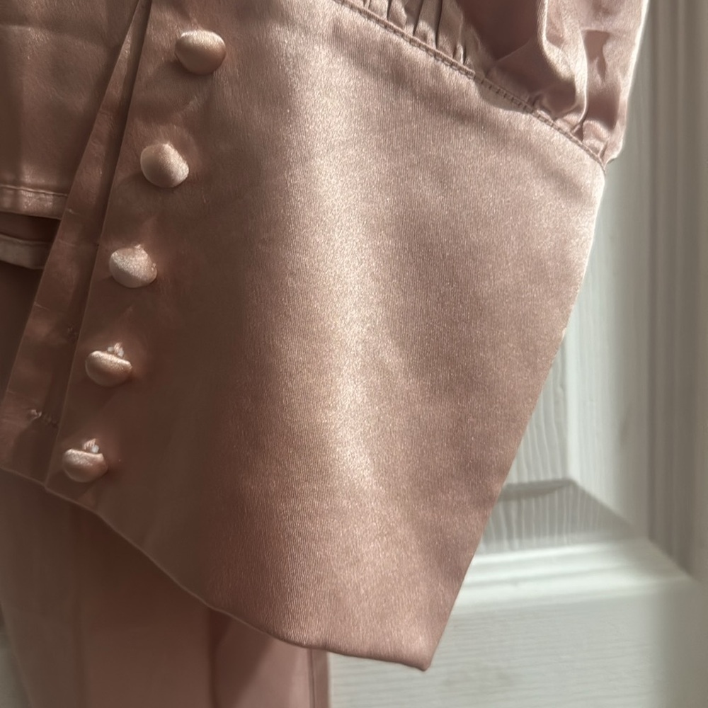 Beulah Drapey Puff Sleeve Blouse Women's M Rose Gold Long Sleeves size Small - Picture 5 of 9